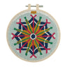 Kit de broderie à l'aiguille Trimits – Fil et tambour : Boule de Noël scandinave, 15,2 cm de diamètre, comprend le fil, le tambour, le tissu, l'aiguille à broder et les instructions.