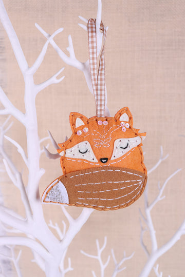Trimits Felt Decoration Kit Ð Fox, 2x6x13cm, Includes Pre-Cut Felt, Stuffing, Beads, Thread, and Instructions - 0