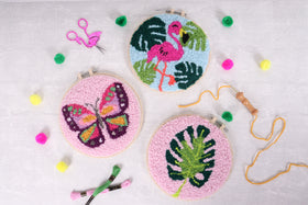 Trimits Punch Needle Kit Yarn and Hoop: Butterfly, 20.3cm Diameter, Includes Yarn, Hoop, Fabric, Punch Needle, Instructions in EN, FR, GER