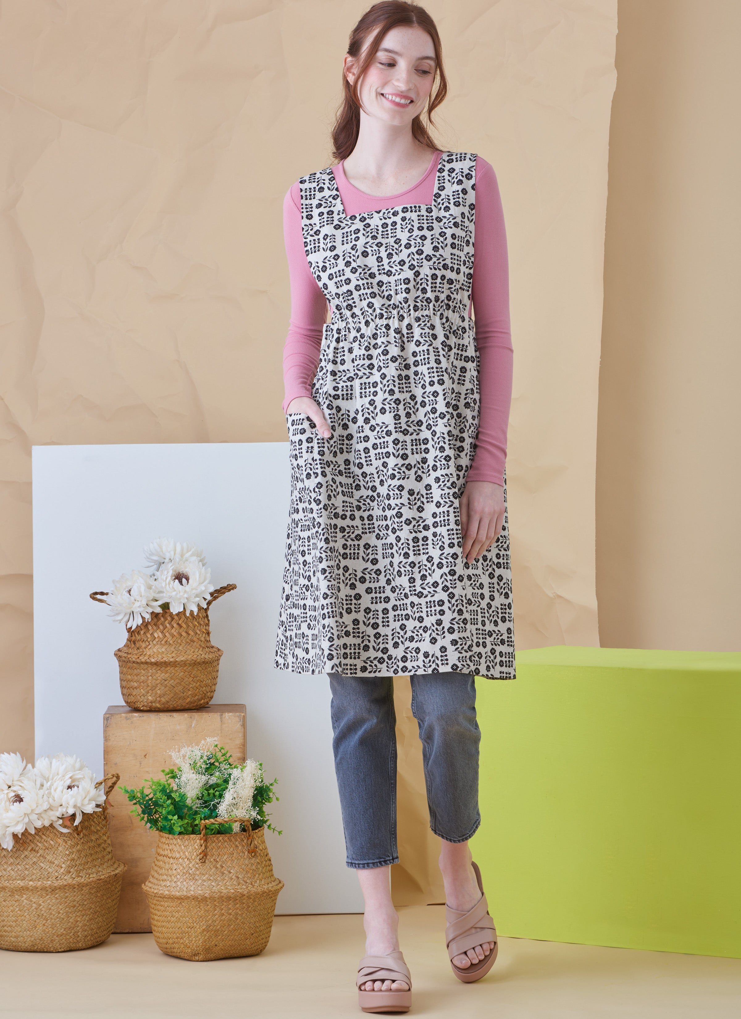 Simplicity Sewing Pattern S9766 MISSES' TABARD APRONS BY ELAINE HEIGL DESIGNS